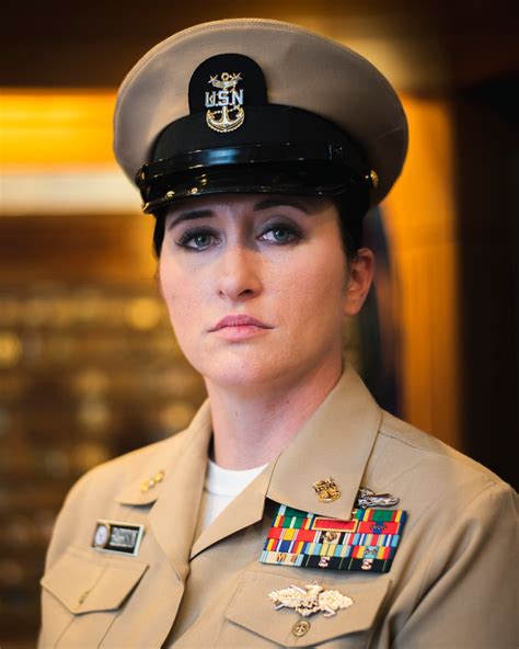 Reserve Sailor Becomes First Female Gunners Mate Master Chief Petty