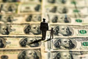 Top 10 Middle Class Money Struggles - New Trader U 