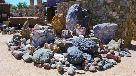 Desert Landscaping Rocks For Sale Phoenix - Desert Foothills Gardens ...