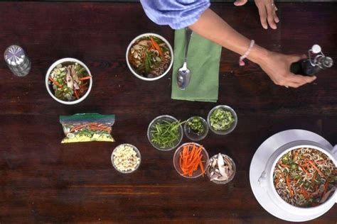 'GMA Day' food contributor Carla Hall prepares a corn stock ramen - ABC ...