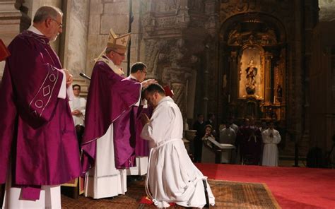 Ordenação Sacerdotal Do Diácono Artur Luís Delgado Farinha Alves