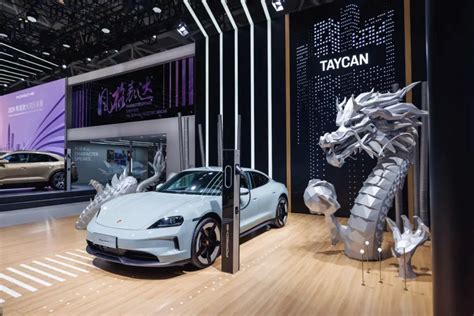 全新纯电动 Macan 与中国专属新款 Taycan 4 首抵粤港澳大湾区车展