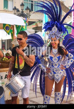 Bailar N Brasile O De Samba En Traje En El D A De Brasil Los Ngeles