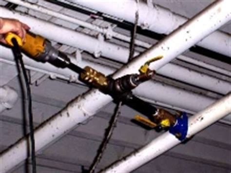 Drilling Machine Provides Hot Tapping