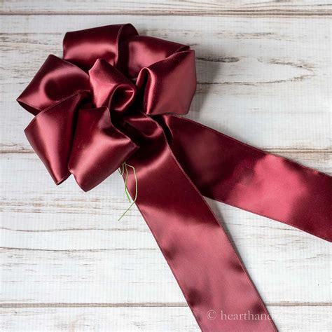 How To Make A Bow Out Of Ribbon For A Present