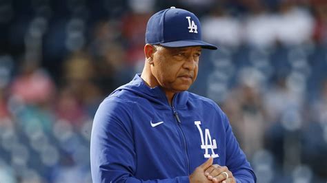 Dave Roberts Had Perfect Deion Sanders Costume For Dodgers’ Dress Up Day Yardbarker