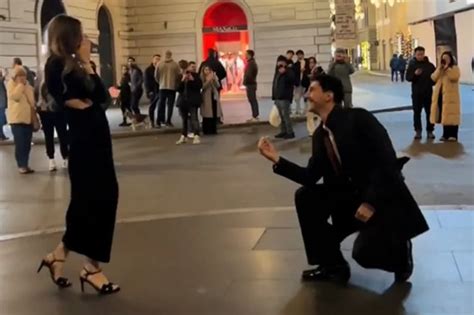 [video] Mira Cómo La Propuesta Romántica De Un Turista En Roma Sale Terriblemente Mal Intriper