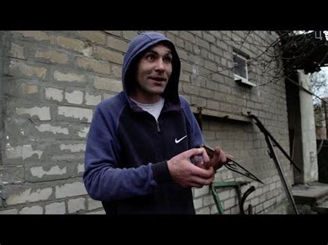 Донецк: война в 850 км от Кремля - YouTube