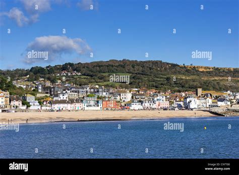 Lyme regis dorset hi-res stock photography and images - Alamy