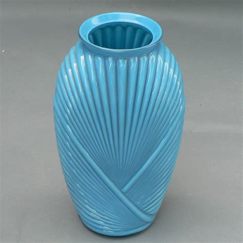 Ribbed Art Deco Glass Vase FREDERICK P VICTORIA SON Inc