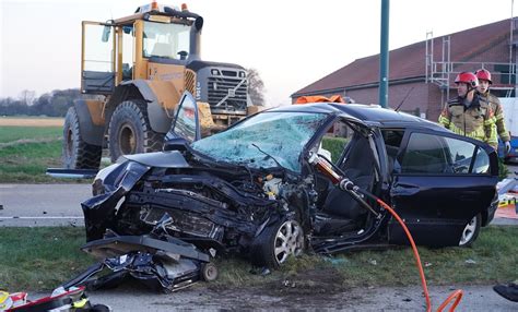 Video Ernstig Ongeval Tussen Auto En Shovel Op Bavelseweg Gilze En