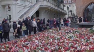 Praga vigilia di Natale di lutto per vittime sparatoria Università