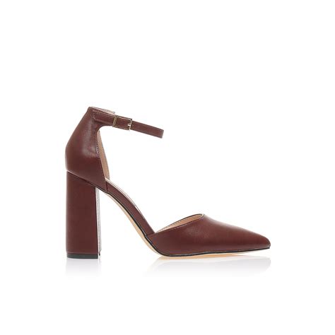 Γόβες nude δερματίνη με λουράκι TSOUKALAS