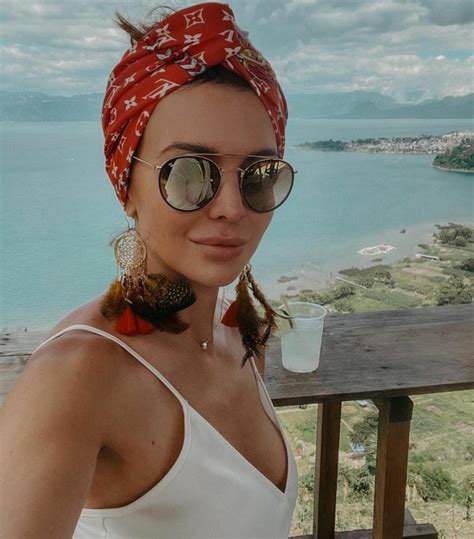 Letnia Anna Wendzikowska W Sk Pym Bikini Uwodzi P Nagimi Po Ladkami Pupa Chyba Uros A