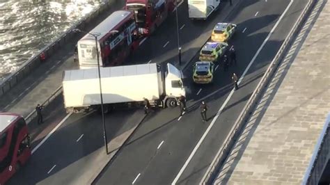 Ataque Com Faca Na London Bridge Deixa Vários Feridos área é Interditada