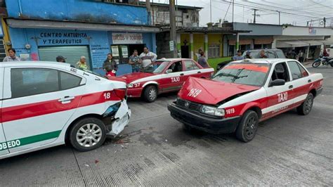 Dos Mujeres Heridas Tras Choque De Taxis En Orizaba