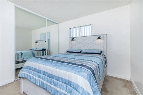 canyon club apts 5