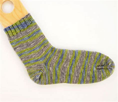 Ravelry: Basic Toe-Up Sock Pattern pattern by For Dummies