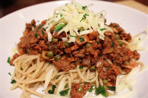 spaghetti po neapolitańsku bolońsku