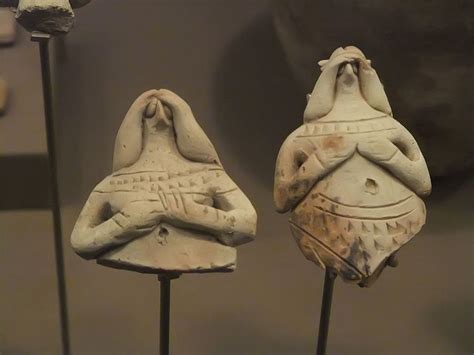 Fragments Of Female Figurines From The Ur Iii Period Sumer 2100 2000