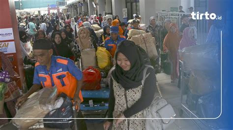 Arus Balik Masih Tinggi Ribu Pemudik Kereta Tiba Di Jakarta