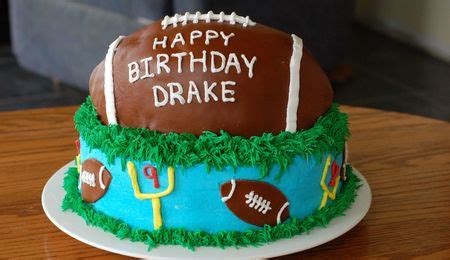 Giants Football Birthday Cake - CakeCentral.com