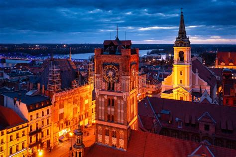 Arquitectura Del Casco Antiguo De Torun At Dusk Poland Imagen De