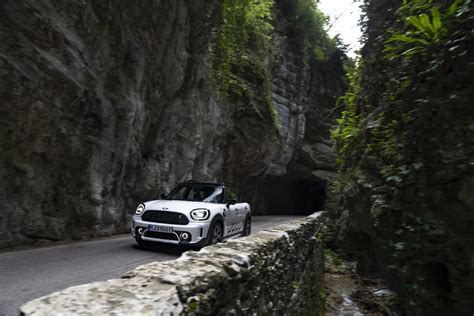 Mini Cooper SE Countryman ALL4 has a limited 'Untamed Edition' plug-in ...