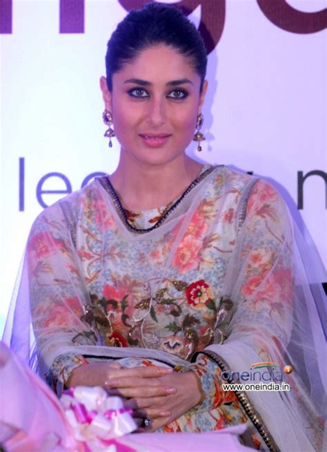 Kareena Kapoor Launches New Malabar Gold And Diamond Collection Photos