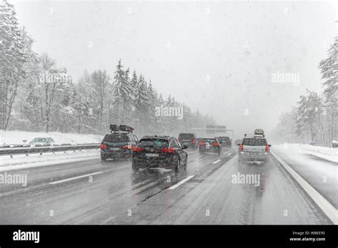 Starker Autoverkehr Fotos Und Bildmaterial In Hoher Aufl Sung Alamy