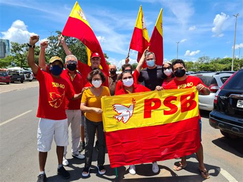 Protestos contra Bolsonaro voltam às ruas e às redes