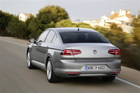 Volkswagen Passat Review 2014