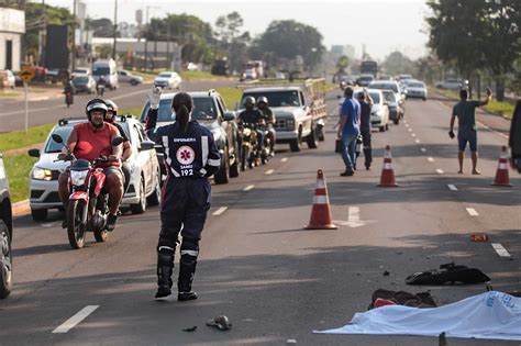 Motociclista Bate Em Carro Cai E Morre Ap S Ser Atropelado Por Nibus