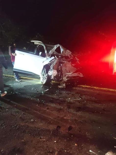 Conductor En Tierra Blanca De Una Camioneta Pierde La Vida Tras