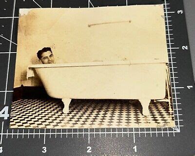 1920s Head Of Man Sticking Up In BATH TUB Nude Vintage Gay Int Snapshot