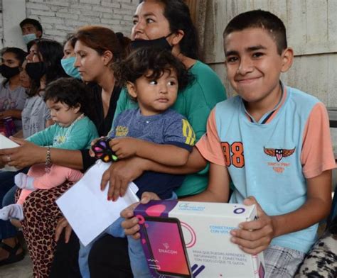 Noticia Inclusi N Digital Entrega De Tablets A Vecinos Del Barrio San