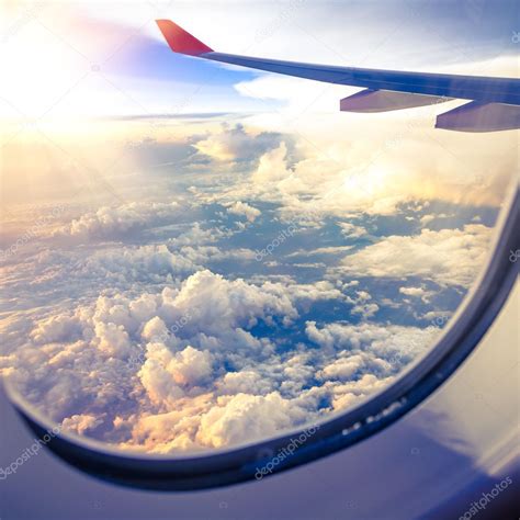 Nubes Y Cielo Visto A Trav S De La Ventana De Un Avi N