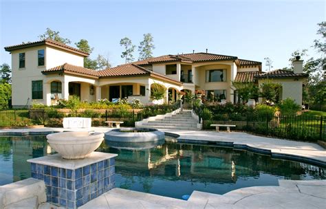 5 Tips for Building Your Dream Pool