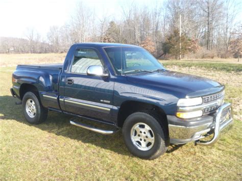 1999 Chevrolet Silverado Short Bed Stepside 4x4 Garage Kept Clean