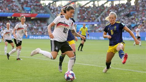 Fußball WM der Frauen ab 2023 mit 32 Mannschaften DER SPIEGEL