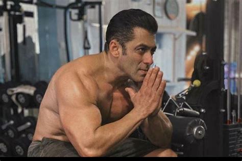 Salman Khan Starts Intensive Training For Tiger With Bicep Workout