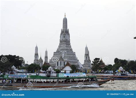 2 January 2019 BANGKOK THAILAND : Cityscape of Wat Arun is among the ...