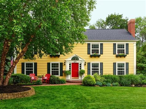 Copy The Curb Appeal Cleveland Ohio Yellow House Exterior Colonial