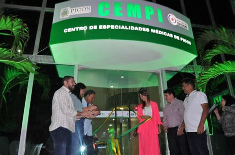 PREFEITURA DE PICOS Prefeitura de Picos inaugura CEMPI em prédio