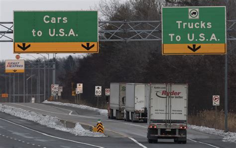 How Canadian 'Snowbirds' Will Be Impacted by New Border Rules - Newsweek