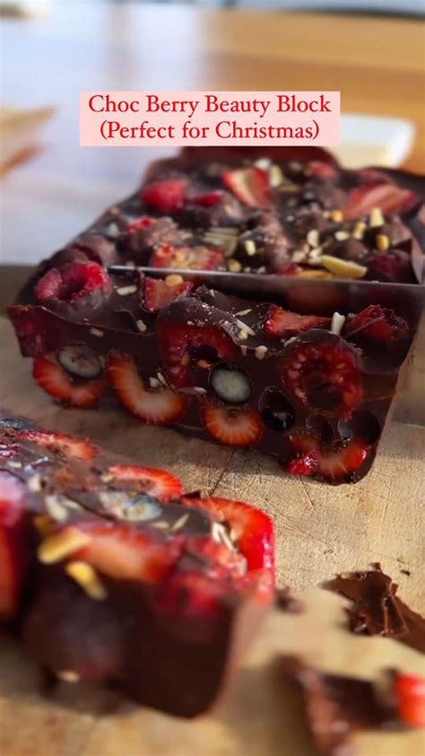 Easy Choc Berry Beauty Block Snack🍓🫐 Video Healthy Sweets Recipes