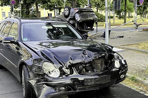 Unfall G Rlitz Citro N Fahrer Berschl Gt Sich Nach Kollision Auf