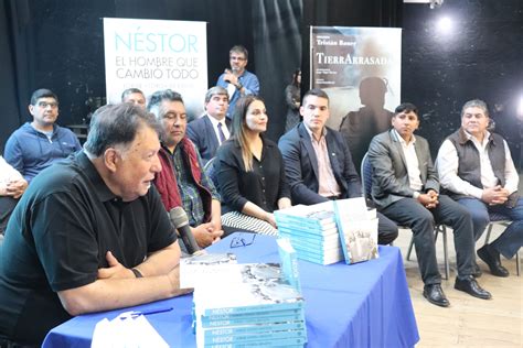 PresentaciÓn Del Libro «nÉstor El Hombre Que CambiÓ Todo En El Teatro