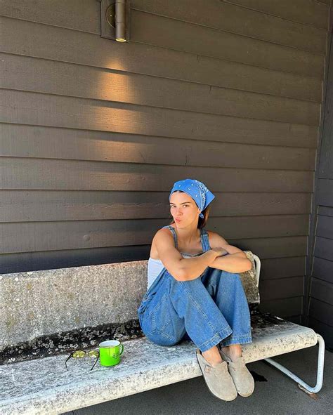 Kendall Jenner Paired Her Tiny String Bikini With This Cool Girl Essential