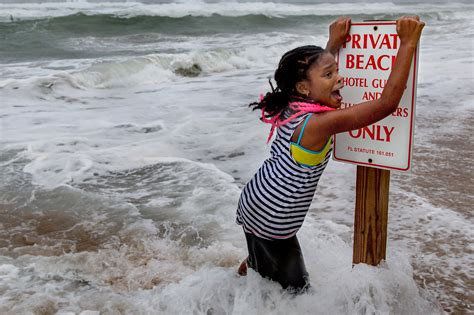 Hurricane Matthews Wrath Lands On Florida